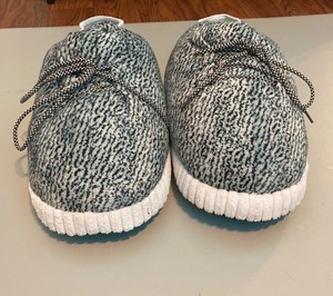 yeezy indoor slippers