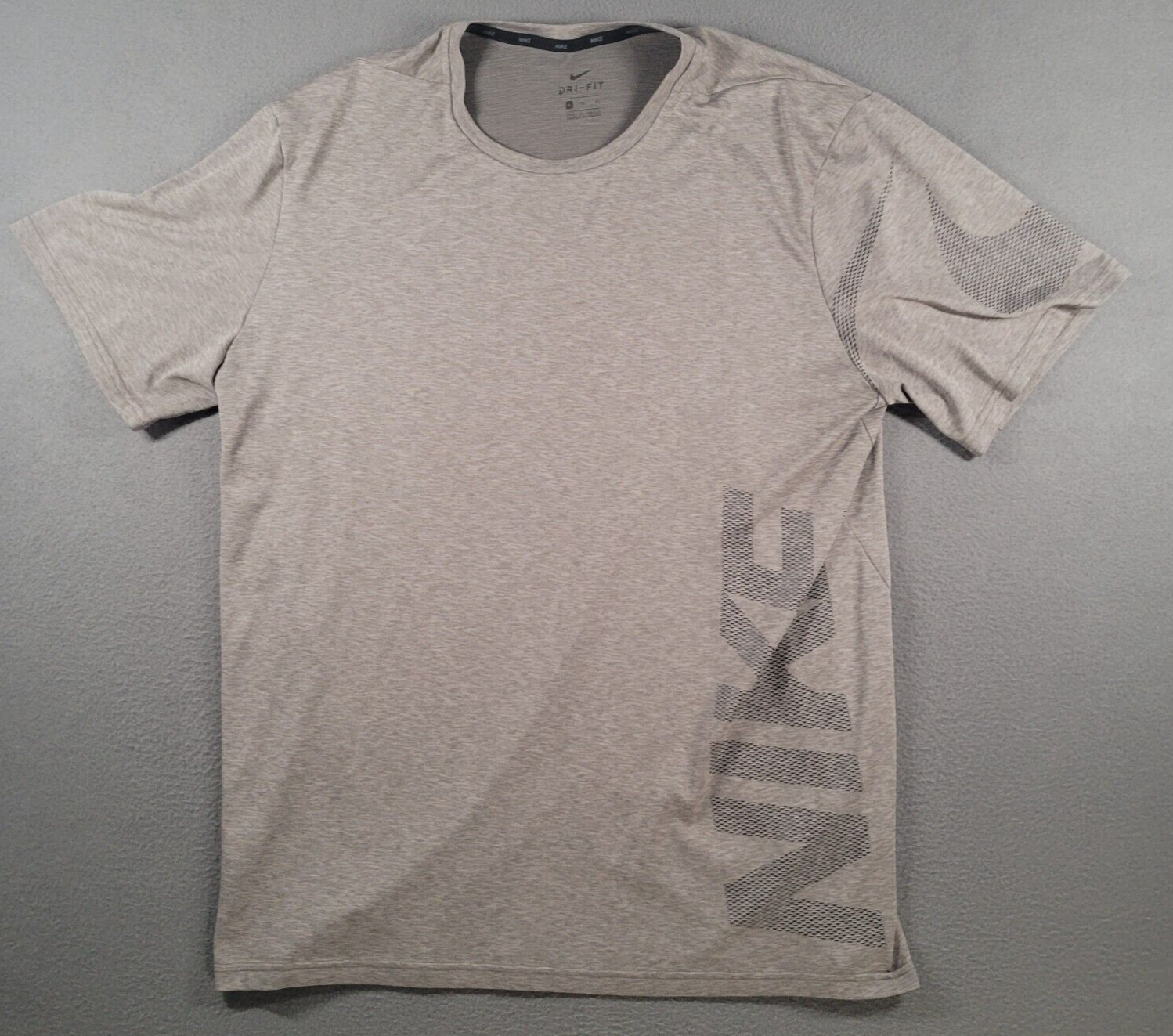 Nike Shirt Mens XL Beige Tan Fit Graphic Logo Print Dri Fit Athletic Fit Sports