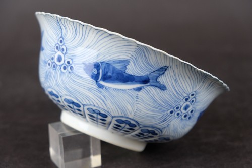 Antique Chinese porcelain Bowl Crab Fishes & Waterplants Qing Kangxi Mark