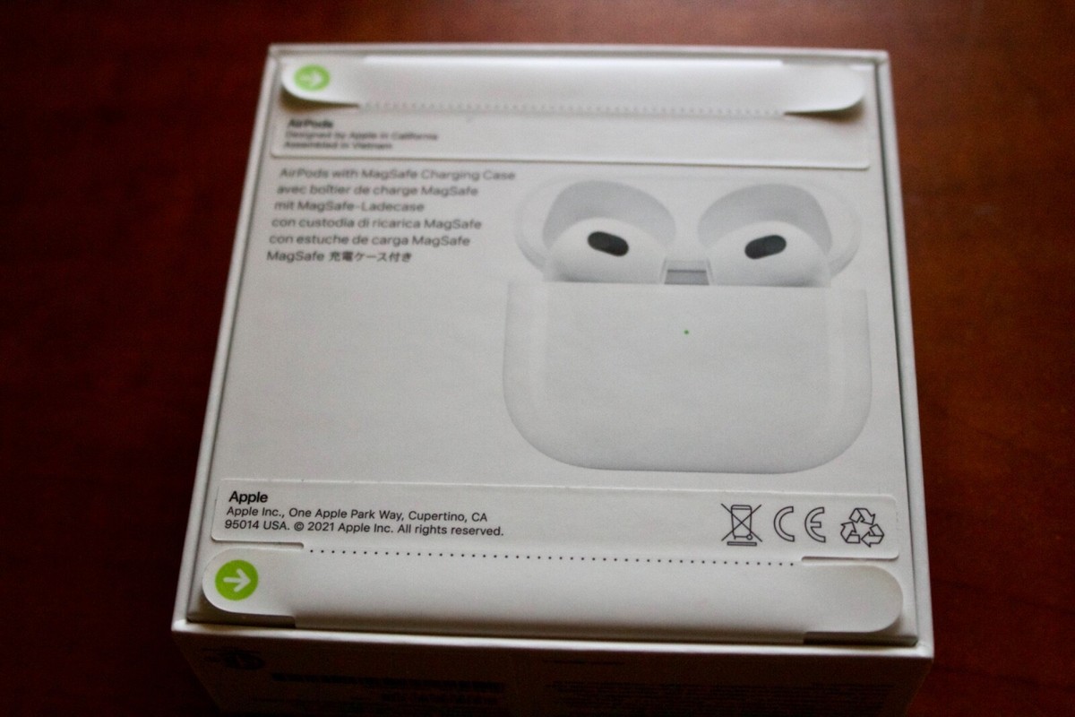Apple AirPods 3rd Generation with MagSafe Charging Case
