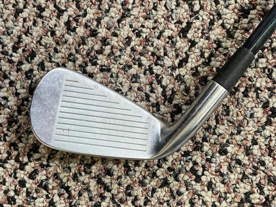 Mizuno MX900 30° 6 Iron Mizuno Exsar IS2 Regular Flex Shaft Golf Pride Tour Velv - Image 4 of 4