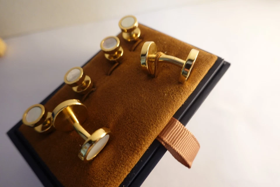 Juego de pasadores gemelos reversibles David Donahue de ónix y perla 14K GP - venta al por menor $475 Foto 2 de 3