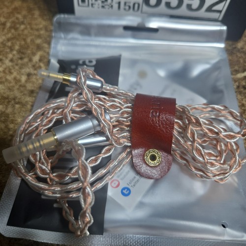 Geekria 4.4mm Balanced Male to Dual 2.5mm Male Headphone Upgrade Cable - Afbeelding 2 van 3