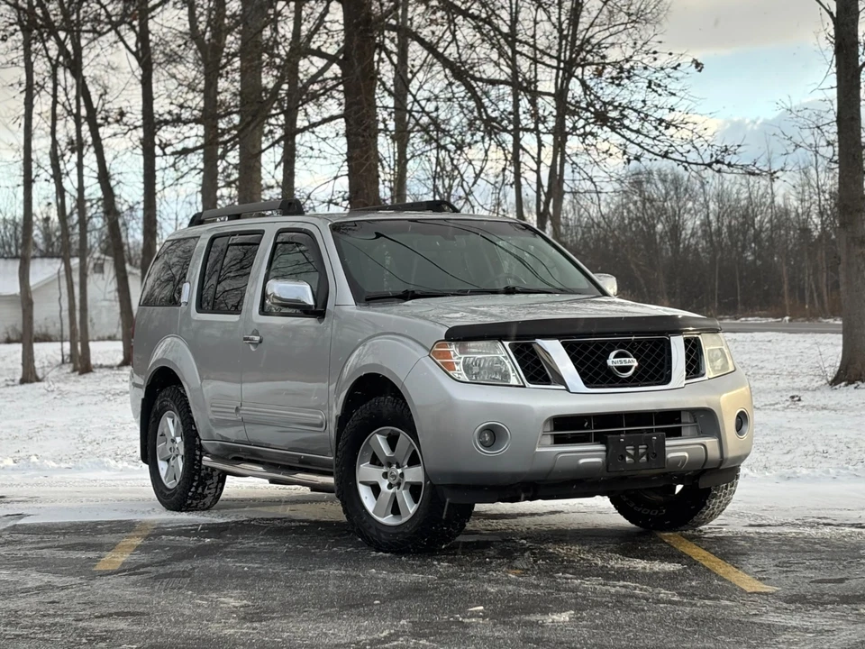 Nissan Pathfinder SV 2011 Foto 2 de 4