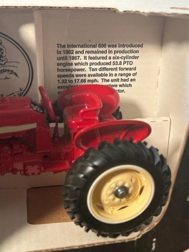 Country Classics By Scale Models Case IH International 606 Red Dealer Edition - Picture 4 of 11