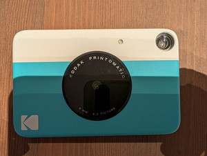 Kodak Printomatic Instant Digital Camera Blue White Bundle + 20 Zink Paper Sheet