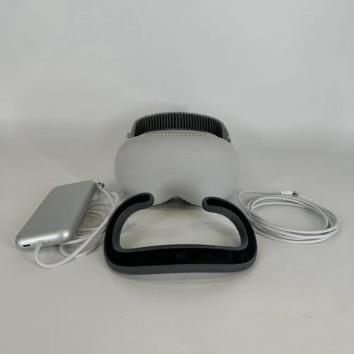 Apple Vision Pro VR Headset 512GB w/ Light Seal Cushion -W+/Battery - Excellent