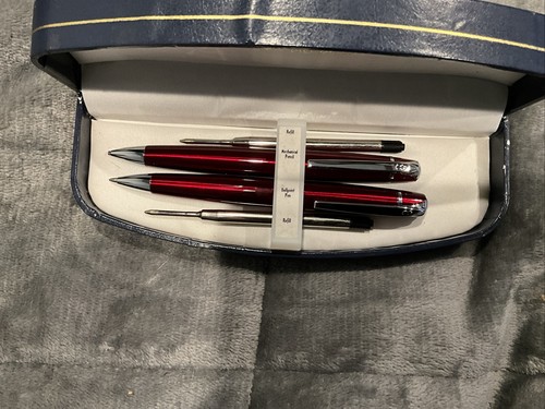 Bill Blass Burgundy Chrome Pen & Pencil Set With 2 Ink Refills In Case - Picture 3 of 6