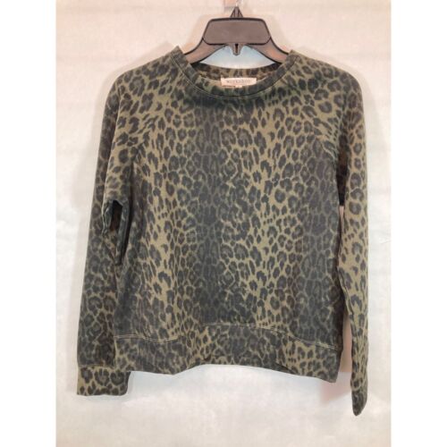 Stay effortlessly cozy in our women's classic long sleeve Small Animal Print  sw - Foto 1 di 5