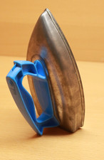 VIntage WOLVERINE Childs Toy Pretend Iron Tin Blue PLASTIC HANDLE No 301 USA