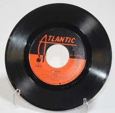 Chic – Le Freak / Savoir Faire – 45 RPM Vinyl Record – Atlantic 3519 (1978)