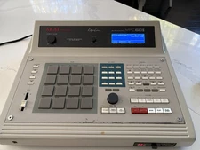 Akai MPC60 II Integrated MIDI Sequencer and Drum Sampler
