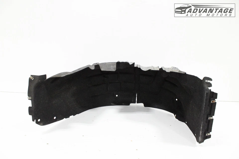 2017-2019 CADILLAC CTS AWD ЗАДНЯЯ ПРАВАЯ ЧЕТВЕРТЬ ВКЛАДЫШ ДЛЯ РУЛЕВОЙ РУБКИ БРЫЗГОВИК ОТ ОРИГИНАЛЬНОГО ПРОИЗВОДИТЕЛЯ - Изображение 2 из 4