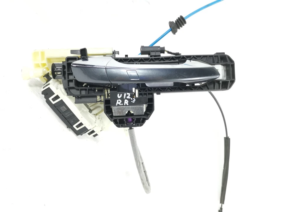 Manija de puerta trasera derecha con cerradura OEM A2047602434 MERCEDES-BENZ CLS 550 2014 Foto 3 de 4