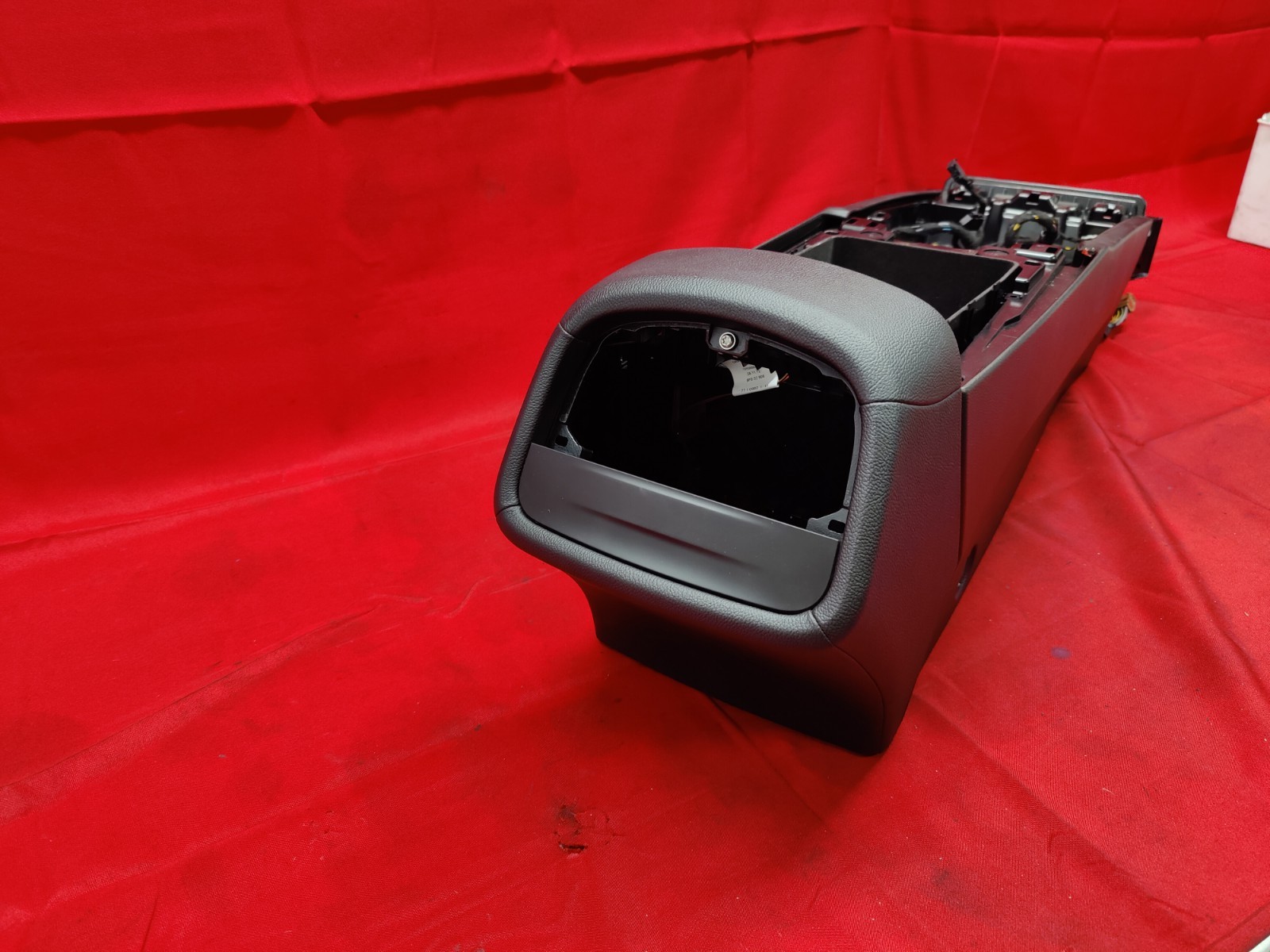2014-2024 MASERATI GHIBLI CENTER CONSOLE BLACK OEM