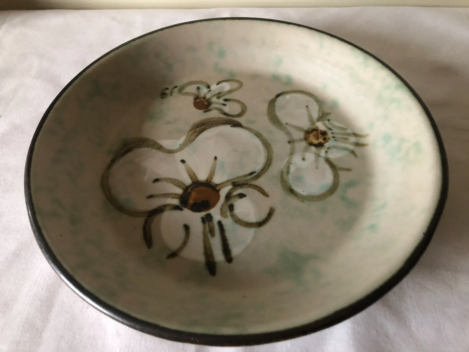 CHATHAM Pottery Potters Pie Dish or Decorative Accent Piece Dogwood Flower
