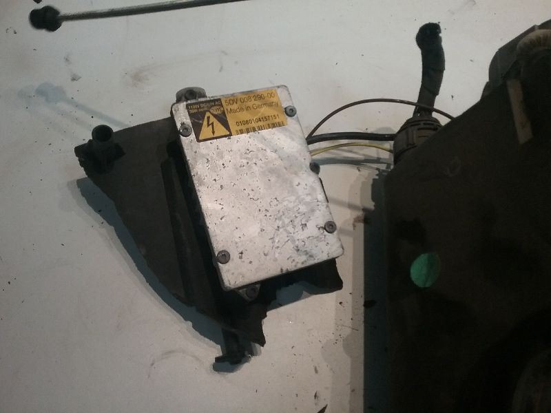 2008 MASERATI QUATTROPORTE HEADLIGHT HID PARTS ONLY DAMAGED