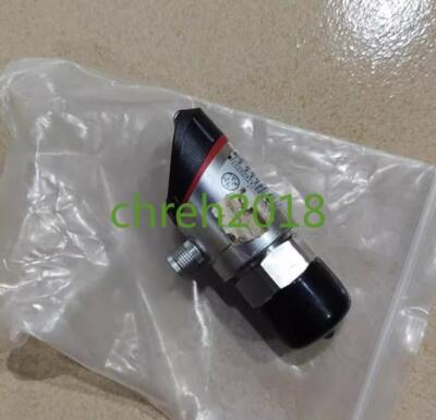 1 PCS KEYENCE Digital pressure sensor body positive pressure type GP-M100C