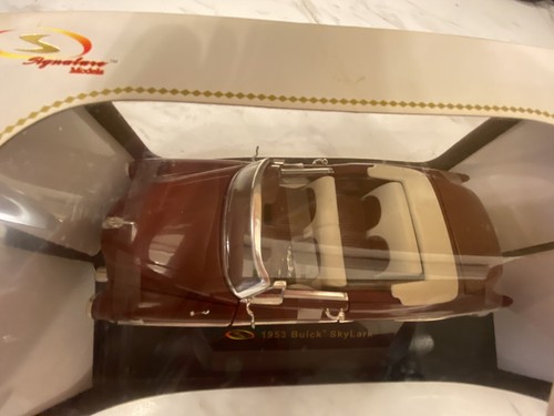 Signature Models. 1953 Buick Skylark. Die-Cast. 1/32nd Scale. - Picture 4 of 6