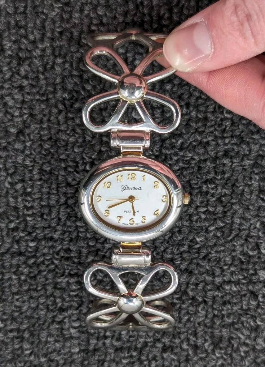 Vintage Silver Tone Geneva Platinum 8095 Women's Cuff Bracelet