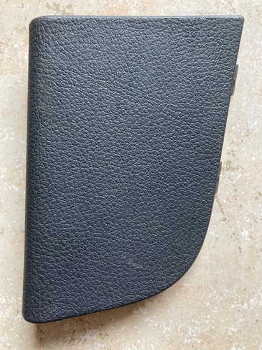 VW Golf Plus 5M Bj.05 orig. Wartungsklappe Rücklicht innen links 5M0867657