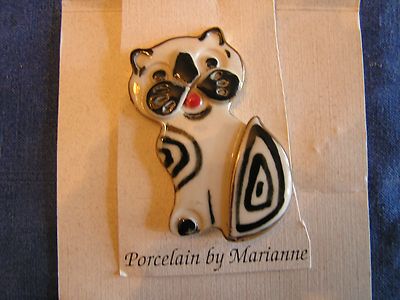 ADORABLE VINTAGE CAT PIN PORCELAIN BY MARIANNE HANSON ARKANSAS CRAFTSMAN FUN FUN