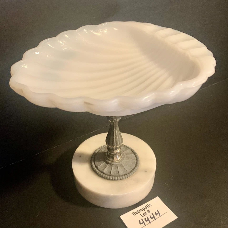 Vintage Milk Glass Pedestal Soap Dish or Ashtray Marble Base - Image 4 of 4