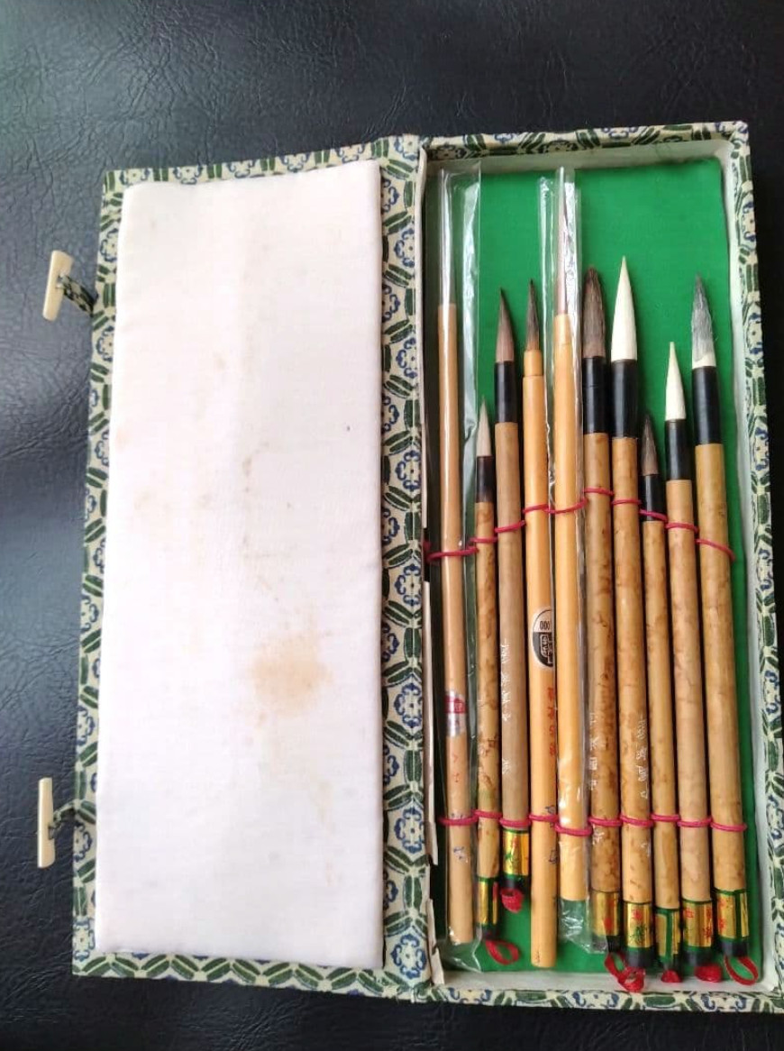 Lote vintage usado de 10 pinceles de caligrafía japoneses y chinos en estuche