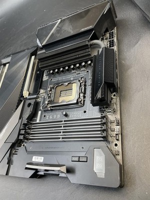 GIGABYTE Z690 AORUS XTREME LGA 1700 EATX Motherboard DDR5 PC1726605