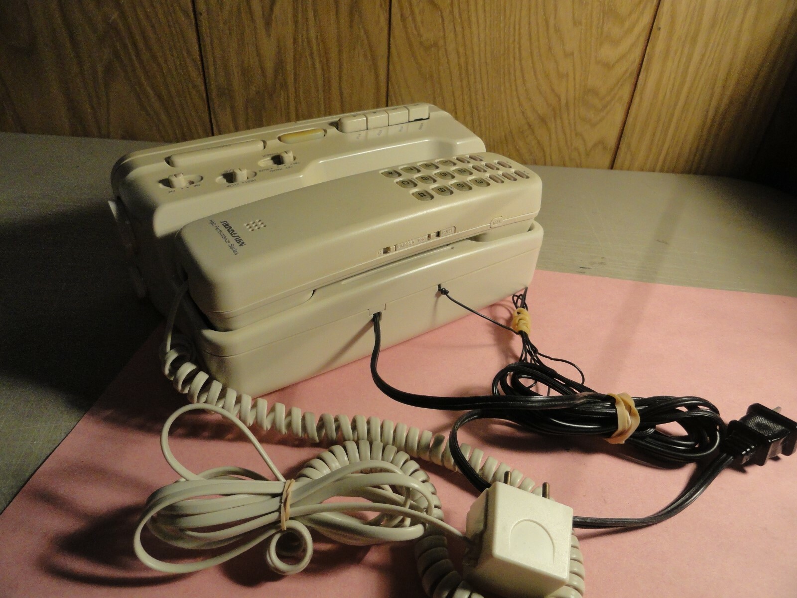 Soundesign Clock Radio Cassette Phone Alarm Model 7569IVY Vintage Beige