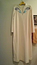 Vintage Ivory Appliqued Long Velour Step In Zip Robe Size M