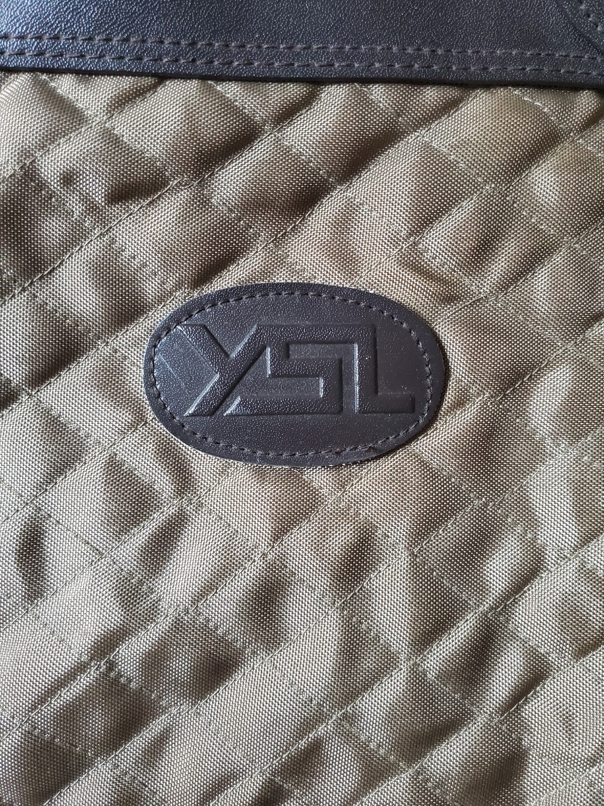 Borsa a tracolla da viaggio vintage Yves Saint Laurent made in Taiwan marrone chiaro e marrone scuro