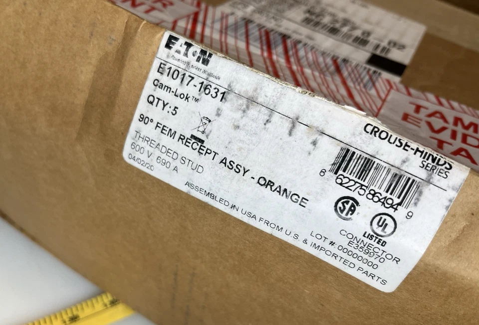 Conjunto de receptáculo hembra Eaton E1017-1631, serie J 90 grados, Crouse Hinds Foto 2 de 4