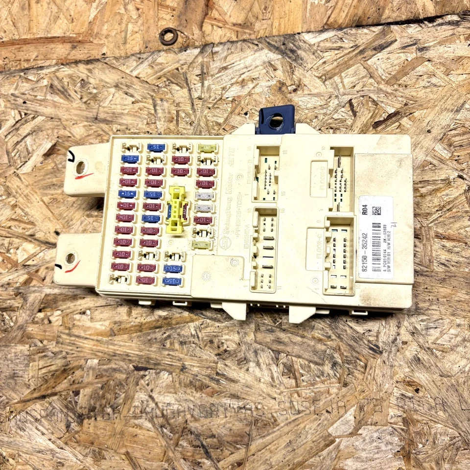 2017 SSANGYONG TIVOLI ELX 1.6P RELAY FUSE BOX 82150-35242 + WARRANTY A221 - Image 4 of 4