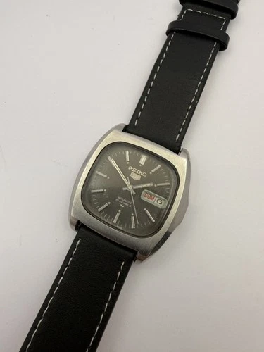 Seiko 5 Automatic Black Dial Day-Date Vintage Watch 7019-5000 (Rare)