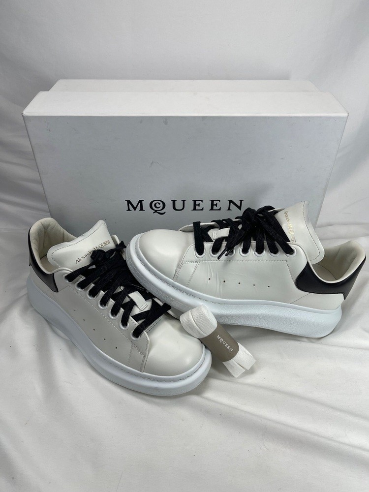 Alexander McQueen Men display picture 3