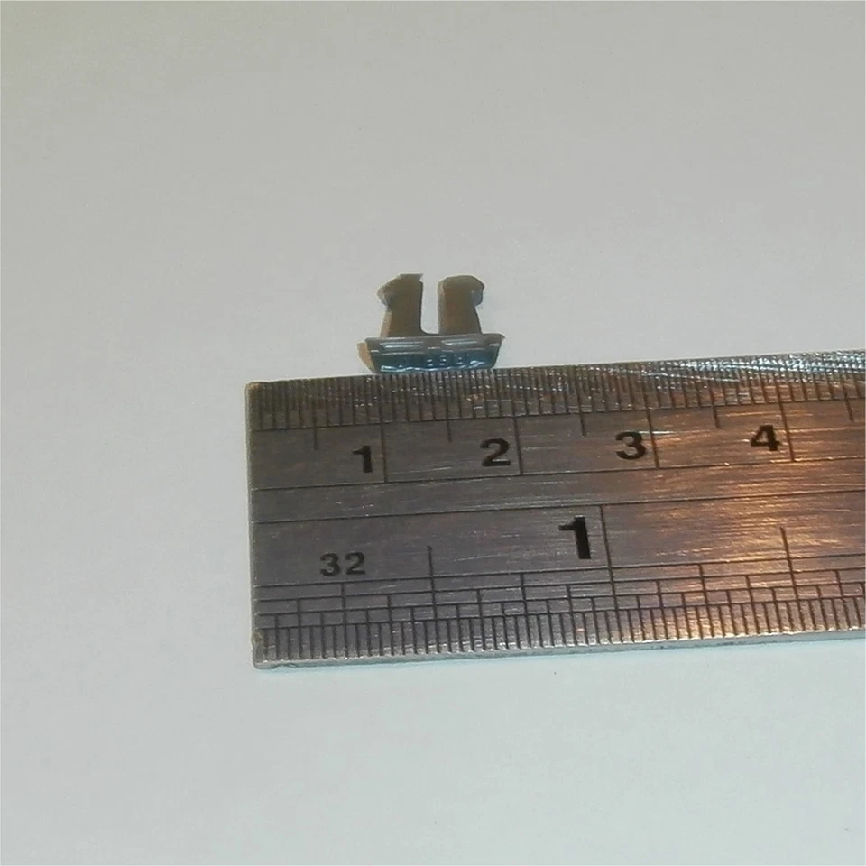 Corgi Toys 1137 or 1138 Ford H Tilt Cab Diesel Badge Emblem Clip - Image 4 of 4