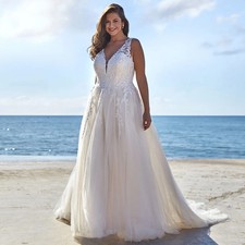 Vintage Wedding Dress Sleeveless V Neck Sequins Applique Tulle A Line Bride Gown
