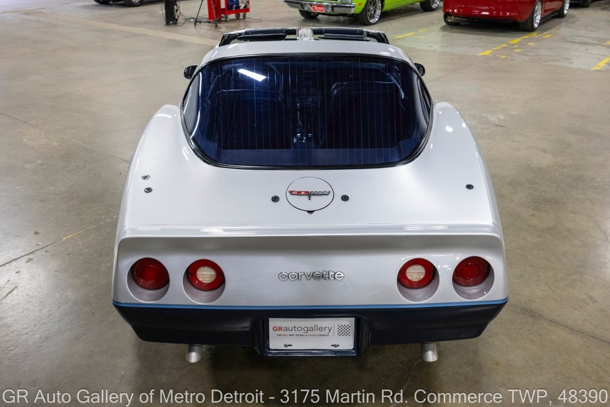 1981 Silver and Blue Chevrolet Corvette   | C3 Corvette Photo 6
