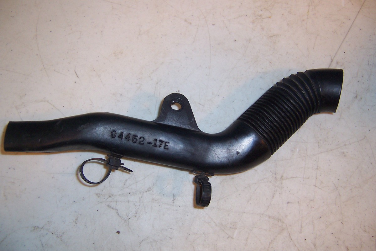 SUZUKI GSXR600 AIR INTAKE PIPE 1993 GSXR 600 94452-17E00 | eBay