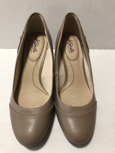 LifeStride Dreams Women’s Sz 9.5 W Taupe Soes Round Toe Heels Wedges Soft System