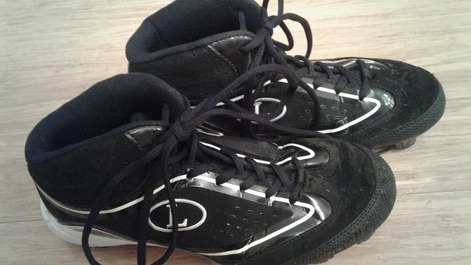 Botines de béisbol Louisville Slugger para hombre negros/blancos talla 6,5 muy buen estado Foto 3 de 4