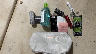 Lookfantastic cosmetics set with bag