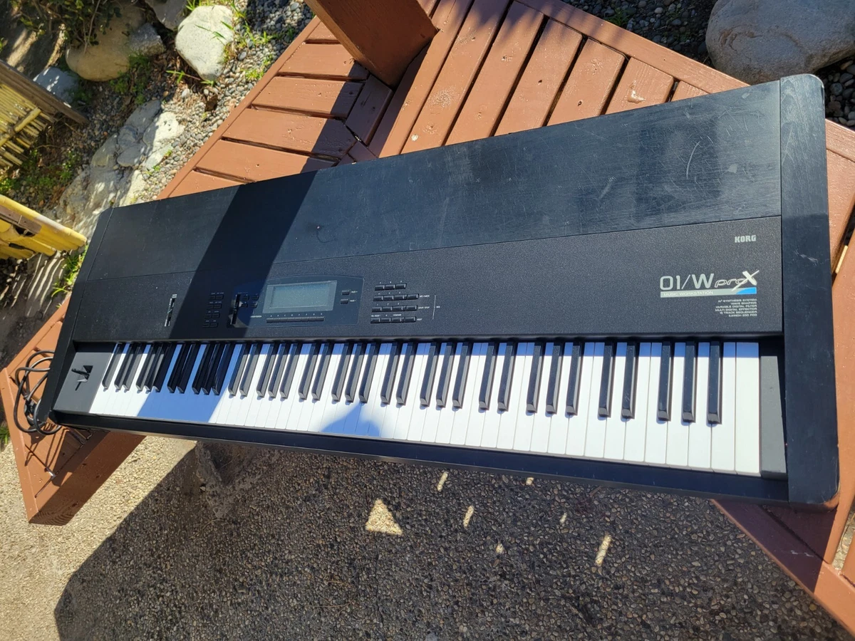 KORG 01/W pro（シンセサイザー）