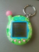 Tamagotchi Connection Green Virtual Pet RARO (2004)