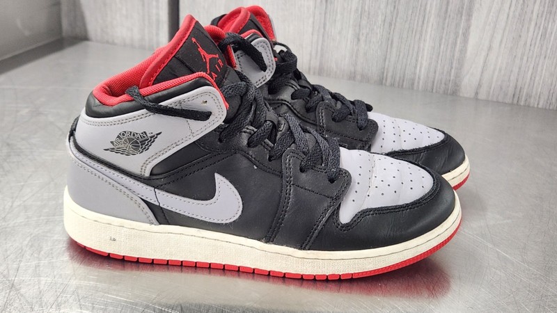 Size 6.5Y DQ8423-006 Nike Jordan 1 Mid Bred Shadow