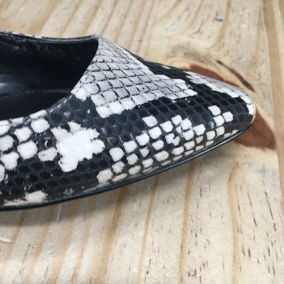 Zapatos sin cordones Calvin Klein para mujer 6,5 estampado de serpiente emergente negros blancos Foto 4 de 4