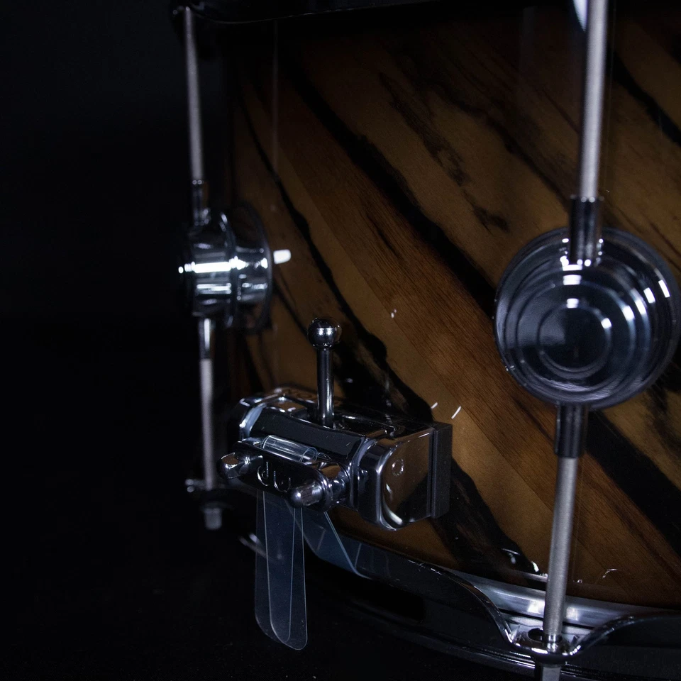 Caja exótica de arce SSC DW 13" x 7", ébano marfil retorcido Foto 3 de 4