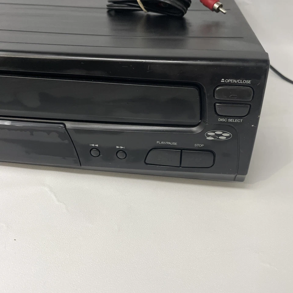 Magnavox  CDC 725 5-Disc Carousel CD Changer w/Cables W/ Remote Tested - Image 2 of 4