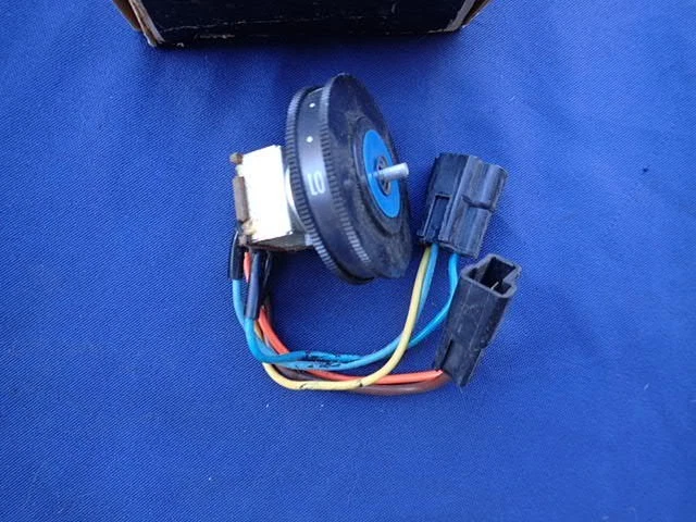 1966-70 Oldsmobile Toronado interruptor de controle A/C, NOS! Aquecedor CA 1222464 - Imagem 2 de 4